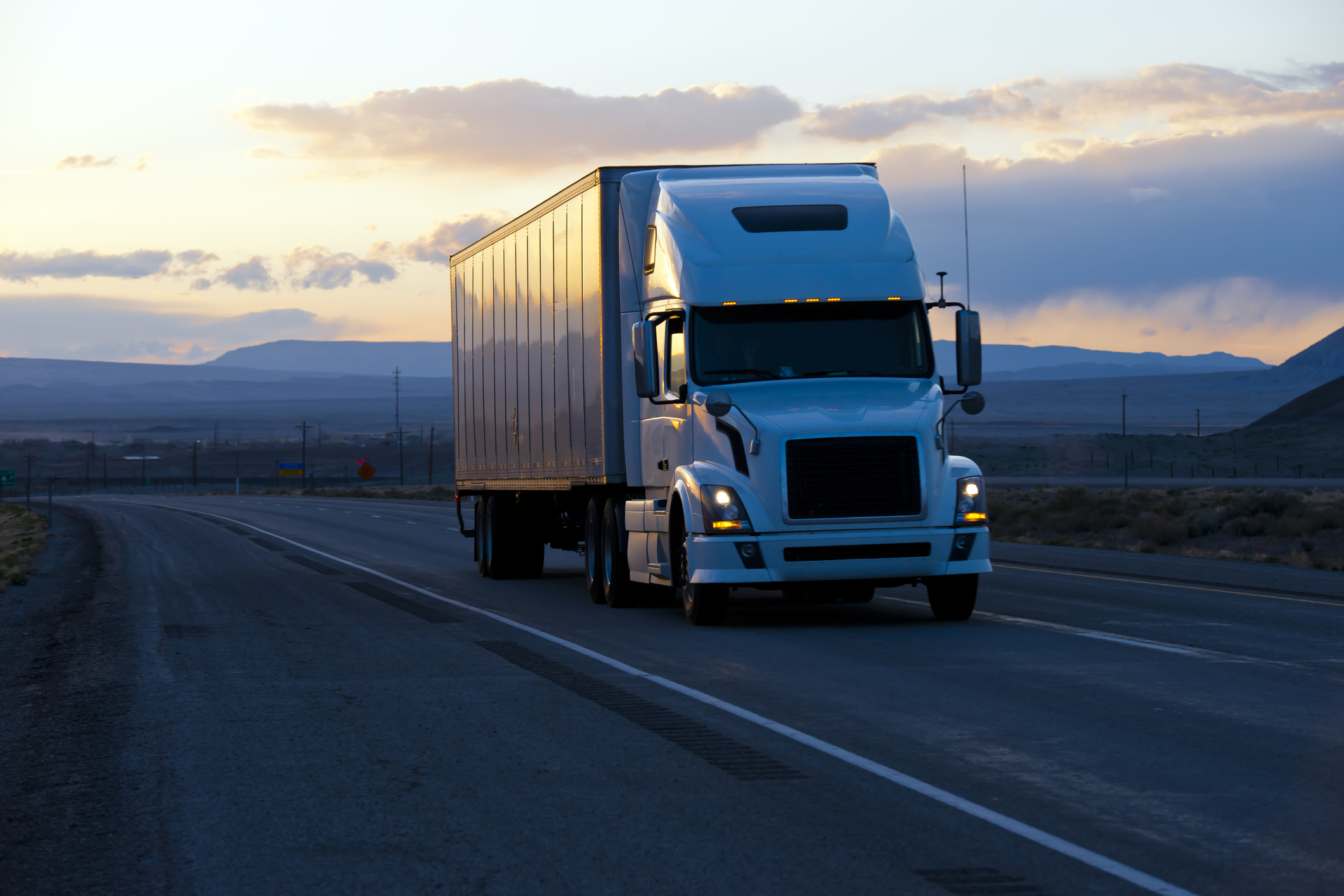Long-Distance Moving arrow image