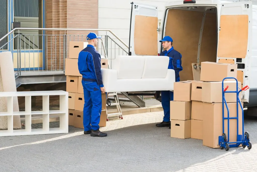 Professionals of Rent-a-Son moving the packages in Toronto, ON