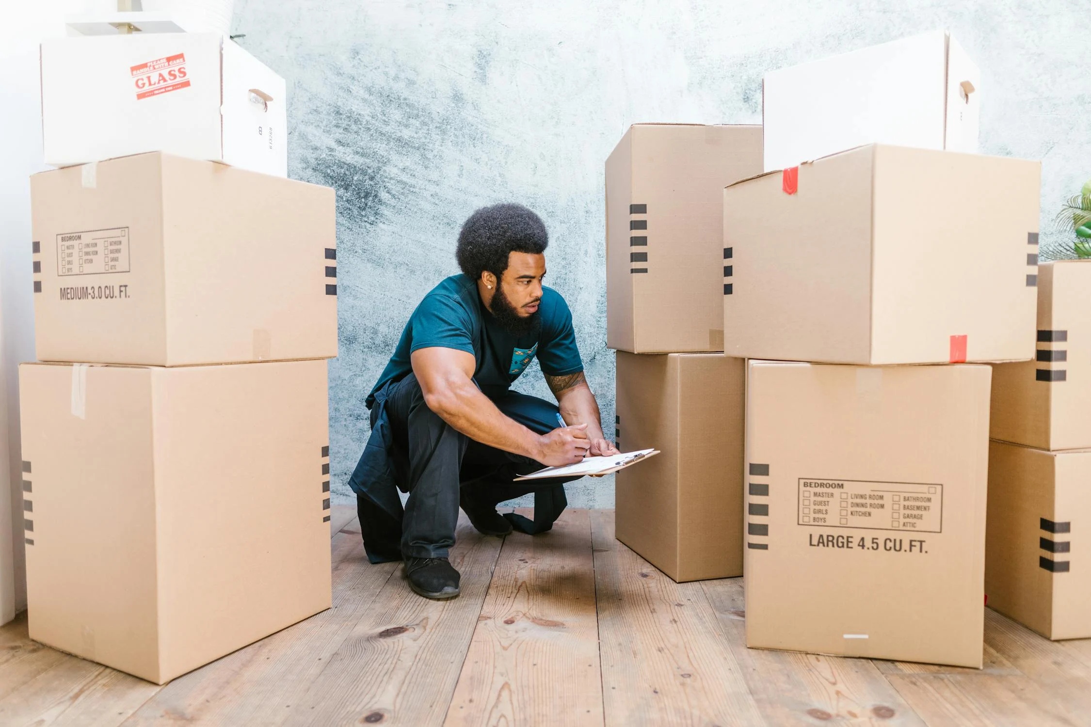 How to tip movers in Toronto